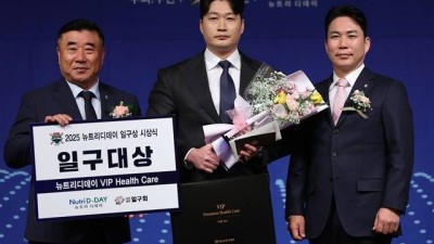 “한국 야구 발전 위해 힘쓰겠다”…유니폼 벗은 ‘끝판대장’ 오승환, 일구대상 수상