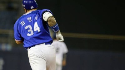 최형우 영입으로 '지명타자 한 자리' 내려놓은 삼성...'리스크'는 없을까?