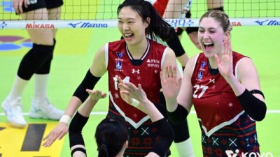 ‘197cm 옆에 190cm’ 철벽 블로킹 세운 카리-양효진...현대건설, 페퍼 꺾고 선두 맹추격 [MD수원]