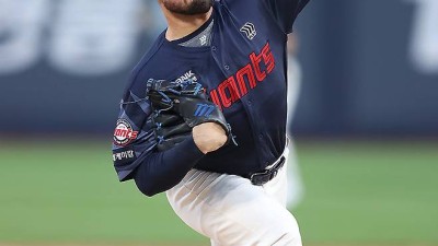 '진짜 韓 떠난다' 롯데 159km 강속구 외인, 100만 달러 못 받아도 도전이 먼저…보스턴과 스플릿 계약