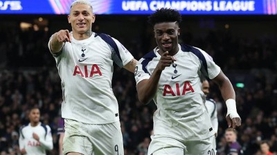 이 승리를 '전설' 손흥민에게 바칩니다 토트넘, 'SON 고별식'서 슬라비아에 3-0 쾌승…'7번 후계자' 시몬스 쐐기포[UCL 리뷰]