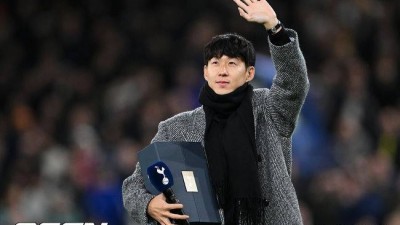 저 안 잊었죠? 손흥민, 런던 6만 관중 울렸다...토트넘 복귀 후 '감동 연설'