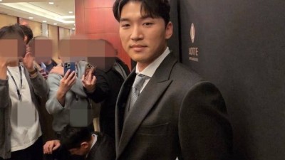 홍창기·박동원 비 FA 다년계약, LG 우승 캡틴도 원했다 차명석 단장님, 선수들이 만족할 금액으로 꼭 제안해주세요