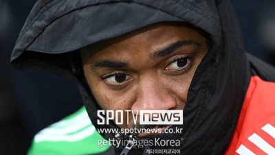 '손흥민보다 2살 어린데' 살라보다 더 심각하다 '투명인간 취급'...생일날 축하 게시글조차 없었다