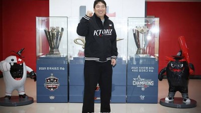 이제 나이 얘긴 못 한다···김현수 파격 계약 그후, KT의 딜레마