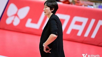 스스로 무너졌다···페퍼저축은행 다시 한번 '천적' 정관장에 패배