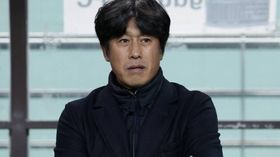 韓 감독 그렇게 싫었나…리그 10위팀에 감독상, 中 매체들도 작심 비판 차라리 서정원이 받았어야