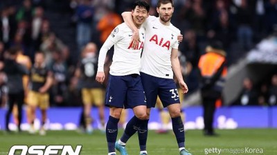 “가까이 오지 말아라” 데이비스의 눈물… 손흥민, 10년 동행의 이별을 돌아보다