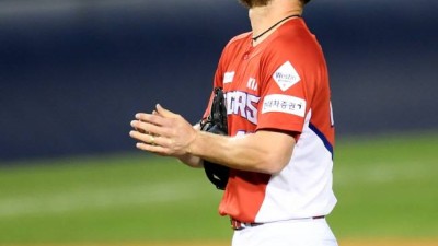 11승 하고도 KIA 재계약 불발 → 상황 역전 6년째 장수 계약 성공했다