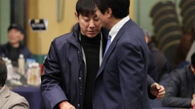 '신태용 전 감독이 정승현 뺨 때리는 영상' 결국 공개됐다...축구팬 반응은 저 장면이 폭행? 갑론을박