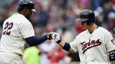 '한때 박병호 라이벌' 올스타 거포, 끝없는 추락→결국 NPB 간다... '리그 최악 물방망이팀' 구세주 되나