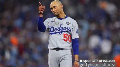 '월드시리즈 우승 주역을 버렸다' 구단 역사에 남을 최악의 선택...美 베츠 내준 보스턴, 유망주 3명 받고도 대실패 혹평