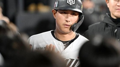 '이럴 수가' 황재균 깜짝 현역 은퇴 발표! KT FA 잔류 계약 불발→20년 프로 생활 마무리 [공식 발표]