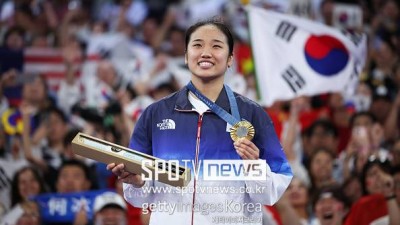 '세계 1위' 안세영, 일본 자존심 무참히 짓밟는다...야마구치 격파→11관왕으로 모모타 겐토 대기록 노린다