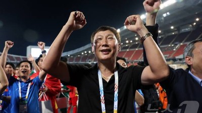 2골 뒤지다 후반·연장 3골 역전승…보고도 믿기지 않은 '김상식 매직'