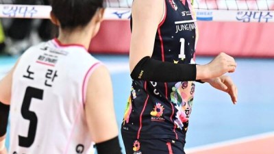 [STN 현장] '인쿠시 V-리그 데뷔전' 정관장, 2025년 마지막 홈경기 패배...GS칼텍스는 3라운드 첫 승