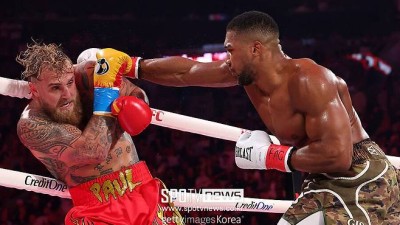 5라운드 버틴 것도 기적…2090만 유튜버 복서, 헤비급 챔피언에게 6R KO패