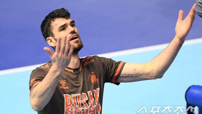 '4득점 실화냐' 오죽했으면 교체 초강수, 외국인 에이스 맞나…5~6살 어린아이 같아