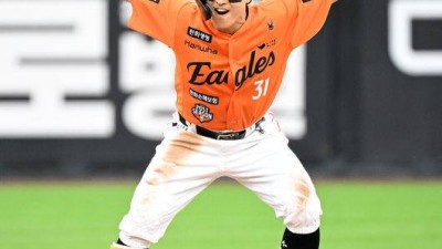 롯데 어게인도 어렵다...159억 FA 재벌인데, 최다안타왕의 3번째 겨울은 정말 춥다