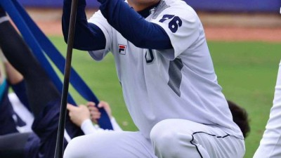 '이대호, 홍성흔 아니다' 초미의 관심, 울산 초대 감독 후보는 장원진-윤해진...단장엔 SSG 출신 류선규 포함