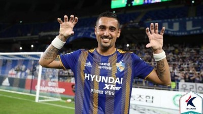 중국 귀화할 거야? 中 슈퍼리그 누비는 前 울산 골잡이 레오나르도, 나중에 논의하자 즉답 회피