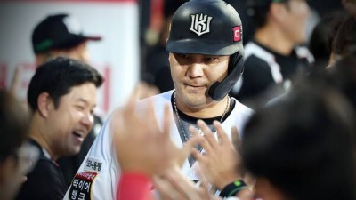 사인 해 외침 들었는데 선배는 은퇴 결정, 장성우만 남았다…'무소속'으로 2025년 마무리, 계약은 언제?