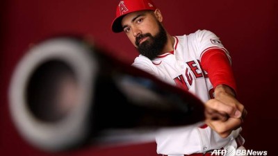 '먹튀여 안녕' 6년 악연 마침내 정리, 앉아서 550억원 그대로 '꿀꺽'→2026년 안 뛴다