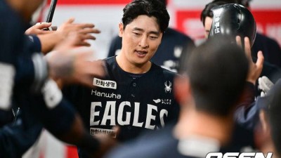 '저 한화인데?' 보상선수 후보 평가에 조금 씁쓸 이진영의 속내…주전 외야수 경쟁 재돌입 잘할 수 있다