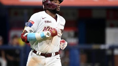 '前 키움 복덩이' 로니 도슨, KBO 신구단 합류 암시?…SNS에 '의미심장' 시그널 남겼다