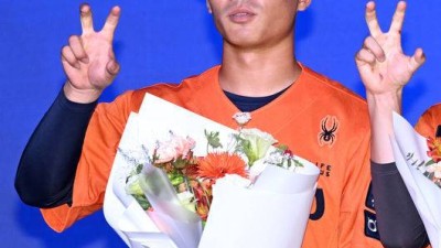 1순위 신인은 학폭 논란, 3순위 신인은 한화 주전 중견수 경쟁…신인왕 판도 달라질까