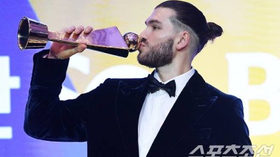 '한화서 준우승' 폰세, 이러다 WS 우승하겠네…'큰손' 토론토, 이번엔 'FA최대어' 잡는다 터커 영입 유력