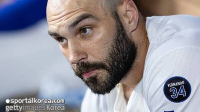 반품 안 되나 혹평받은 1042억 다저스 먹튀, 10블론·ERA 4.74 '역대 최악' 찍고도 부활 가능? 美 매체 2026시즌 반등 기대