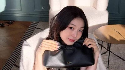 금메달 딴 지 15년 지났잖아 일본 또 열광했다… '피겨 퀸' 김연아 향한 극찬 일색 한층 더 귀여워, 이게 새해 선물