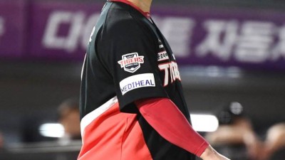 '한화에 4억 쾌척' 베테랑 영향인가…KIA, 1위 투수 없이 캠프 가나