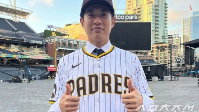 '최악의 옆구리 부상' 송성문, WBC는 문제도 아니다...미국 플랜 전체가 꼬여버릴 수 있다