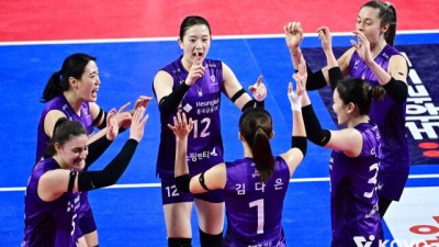 '4세트 외인 제외 초강수' 흥국생명 풀세트 접전 끝 4연승 질주, 김다은 18점 활약... IBK 6연승 실패 [MD화성]