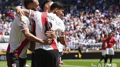 매 경기 8.5만명씩 '우르르'...관중 1위 축구팀, 맨유도 바르샤도 아니다