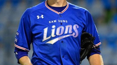 한국 야구 무시했는데…심판한테 로진백 던진 논란의 투수, 시카고에선 영웅 대접 컵스 역사상 최고의 공 2개