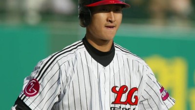 사인해주다 발 찧고, 세면대 푸시업하다가 와르르...예고 없이 찾아오는 부상