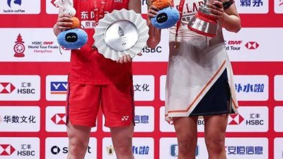 '과거의 산' 천위페이 넘은 왕즈이, '현재의 산' 안세영도 언젠가 넘는다 中 희망가