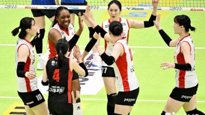 ‘조이+시마무라 47점 합작’ 페퍼저축은행, ‘김다인·정지윤 결장’ 현대건설 3-1 제압 [MD수원]