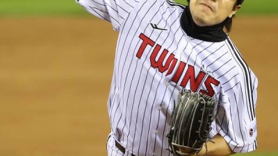 '몸 바쳐 헌신했더니 대박 났네' 최형우 넘어 신기록 쓴 김진성…나이 잊은 호투 올해도 보여 주나