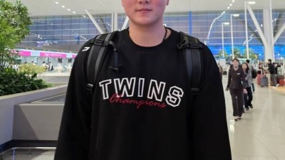 박병호 선배랑 한 시간 통화했다 13년 뛰어넘은 LG 선·후배 인연, 그 뒤엔 201안타 레전드 있었다 [인천공항 현장]