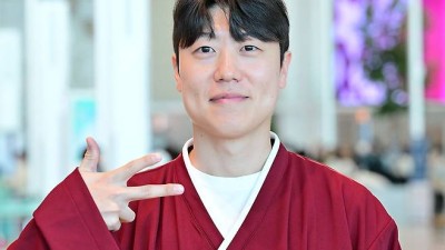 정 넘치는 롯데, 떠난 선수 끝까지 챙겼다…키움 선수가 왜 왔냐고 하더라