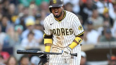 고우석 포함 4대1 초대형 트레이드 주인공이 어쩌다…ML 3년 연속 타격왕과 아무도 FA 계약을 안한다