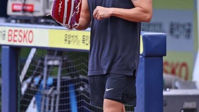 '역대 최초 2100-400' 대기록 눈앞인데, 2026년이 마지막 힘주어 말했다…1억 2천에 재계약, '유종의 미' 거둘까