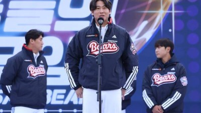 못하면 토해내야죠 80억 FA 계약 맺자마자 후배들 일본 데려가고 고급 와규까지…야구는 혼자 할 수 없지 않나