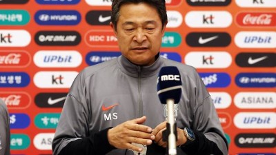 이민성 감독, 황재윤 SNS 논란에 단호한 '경고장'... 프로 선수로서 좋지 못한 행동