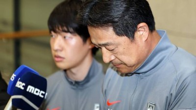 韓 국가대표 감독이 23세 유망주 '욕받이' 만들고 프로의식 탓... '대참사 책임' 본인은 AG 맡겨달라