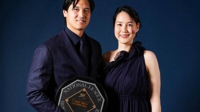 드레스 가격 실화냐?...남편 오타니, MVP 시상식 함께한 아내 마미코, 완전히 다른 사람으로 변신